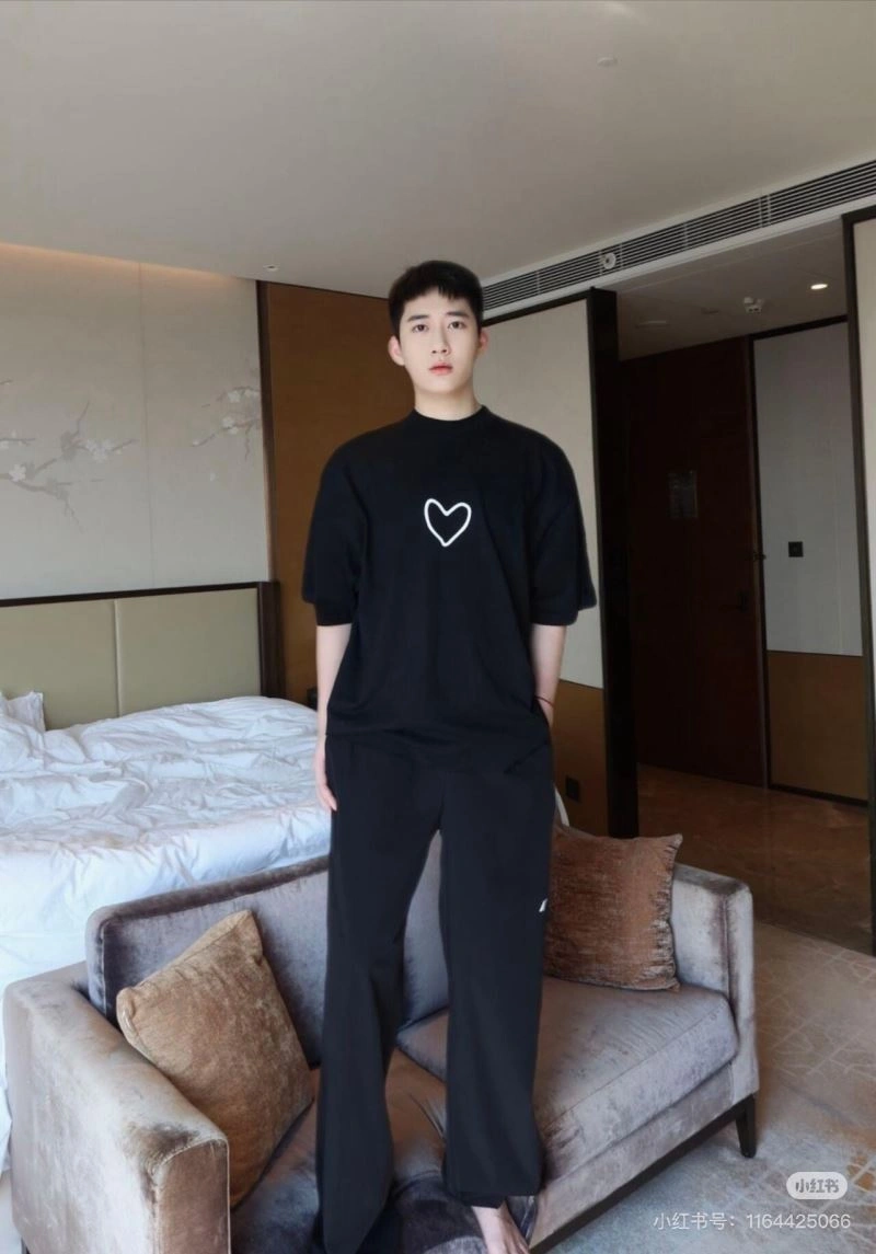 Unique Balenciaga T-Shirts 98339