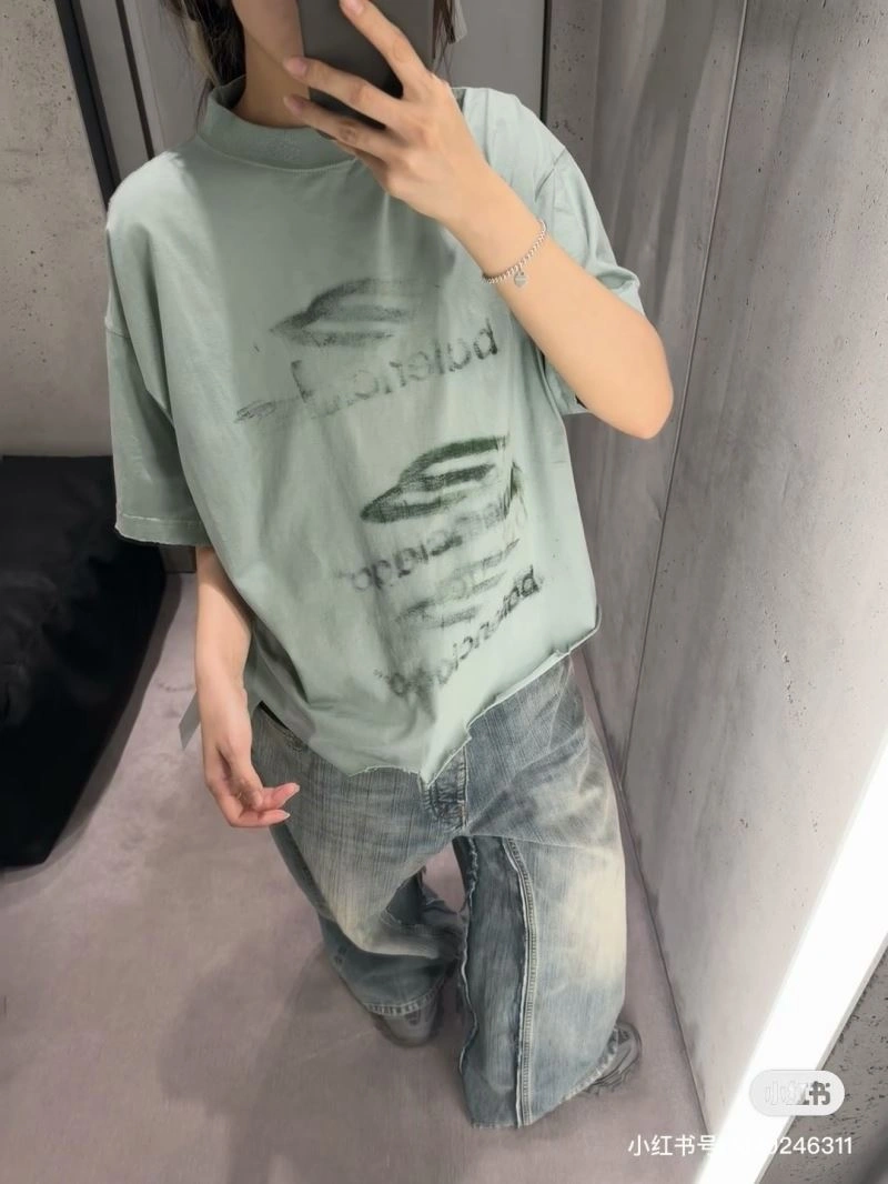 Sleek Balenciaga T-Shirts 98281
