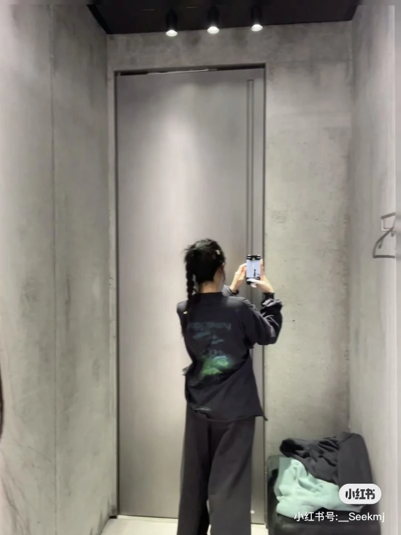 Balenciaga T-Shirts Reliable 98388