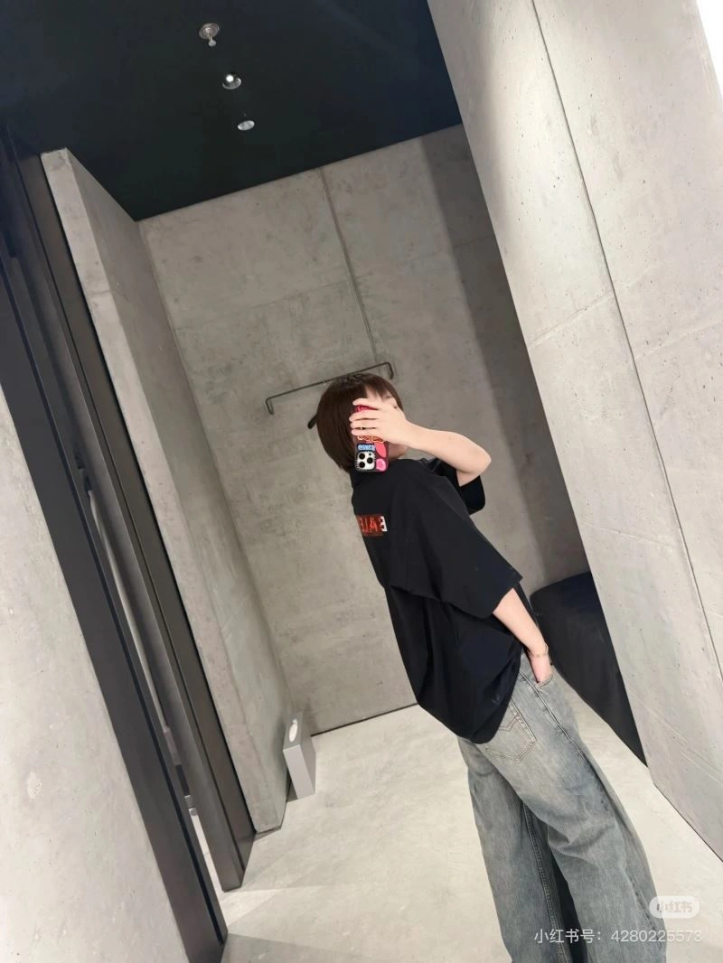 FreshLook Balenciaga T-Shirts 98255