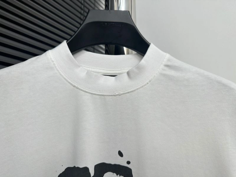 Supportive Balenciaga T-Shirts 98100