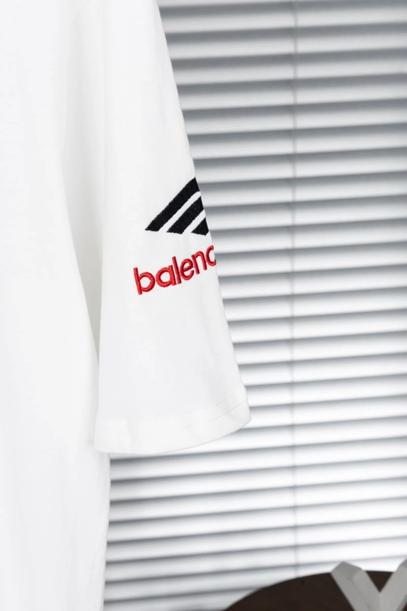 Vibrant Balenciaga T-Shirts 98077