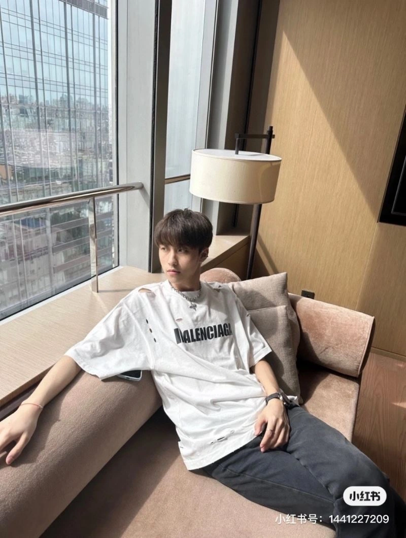 Balenciaga T-Shirts Modern 98045