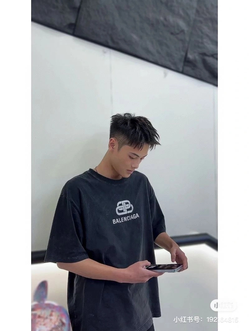 Balenciaga T-Shirts ComfortFit 98039