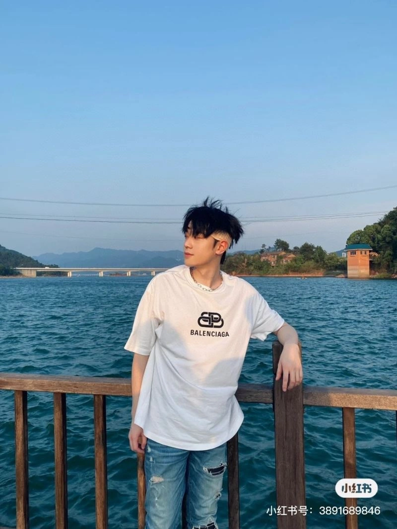 Durable Balenciaga T-Shirts 98046