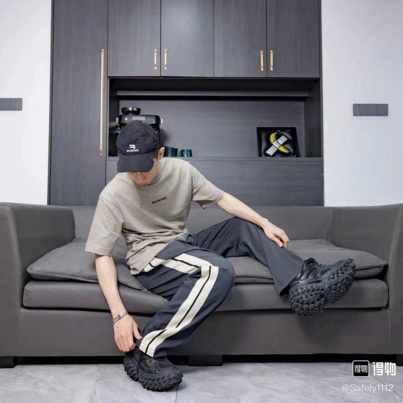 Balenciaga T-Shirts Resilient 98043