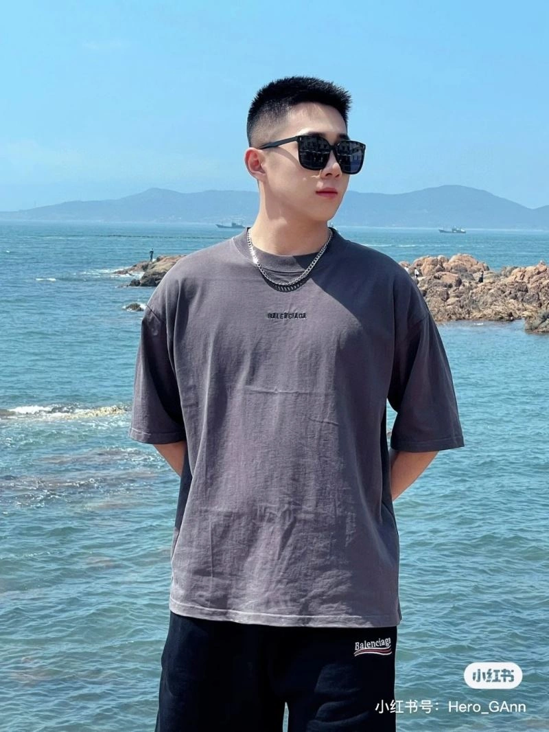 Balenciaga T-Shirts Resilient 98043