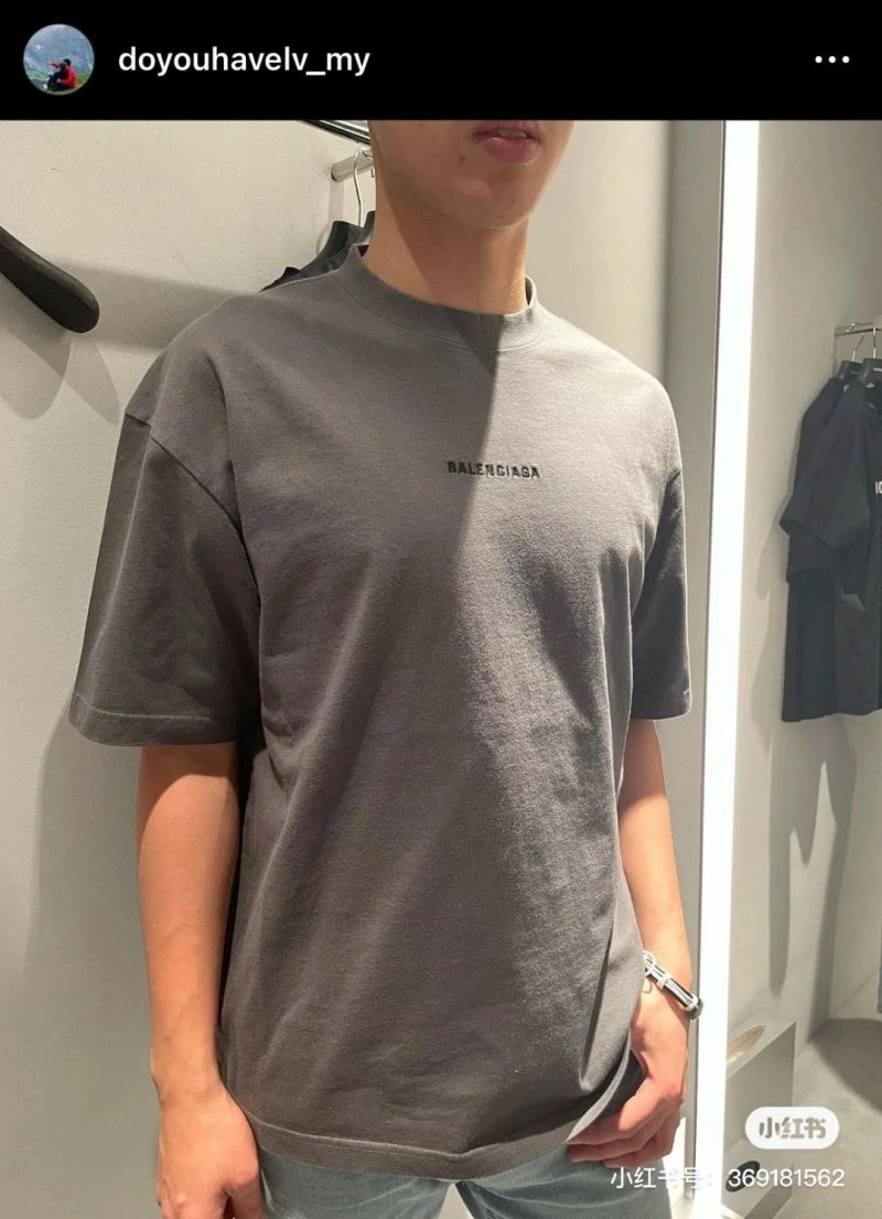 Balenciaga T-Shirts Resilient 98043