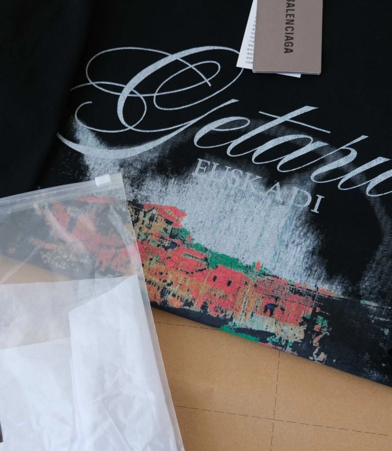 Balenciaga T-Shirts TimelessDesign 98017