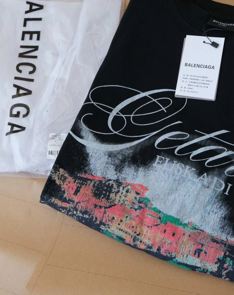 Balenciaga T-Shirts TimelessDesign 98017