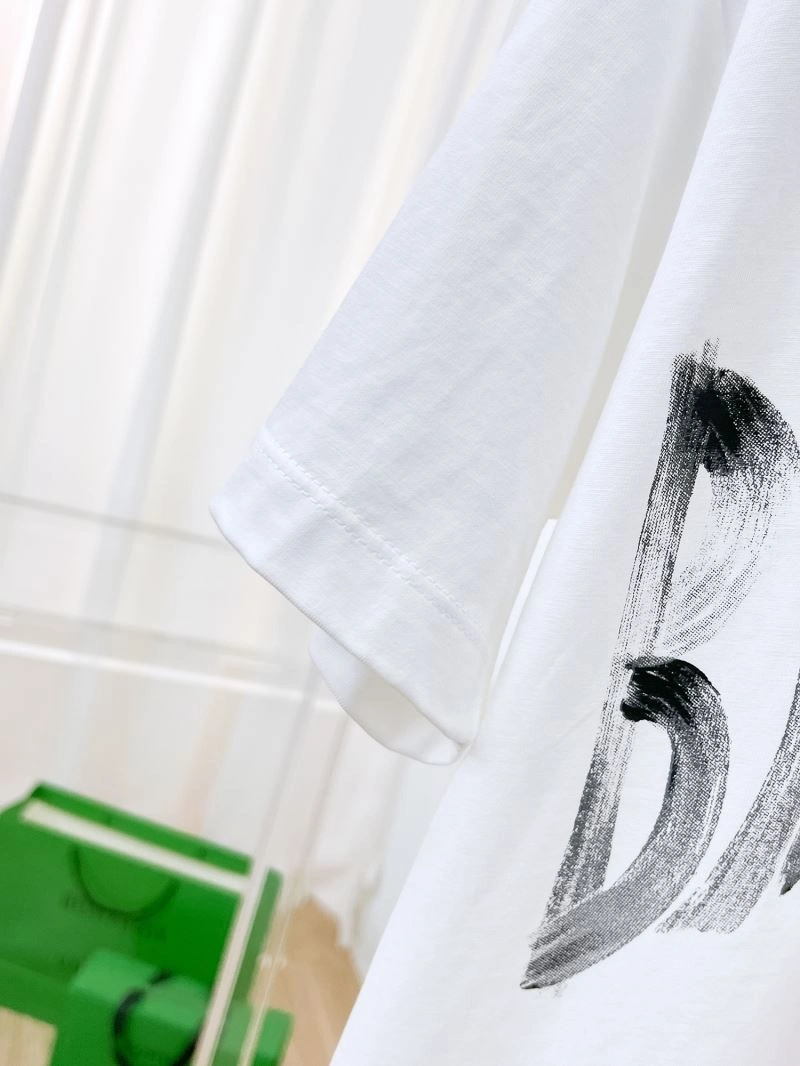 Elegant Balenciaga T-Shirts 97836