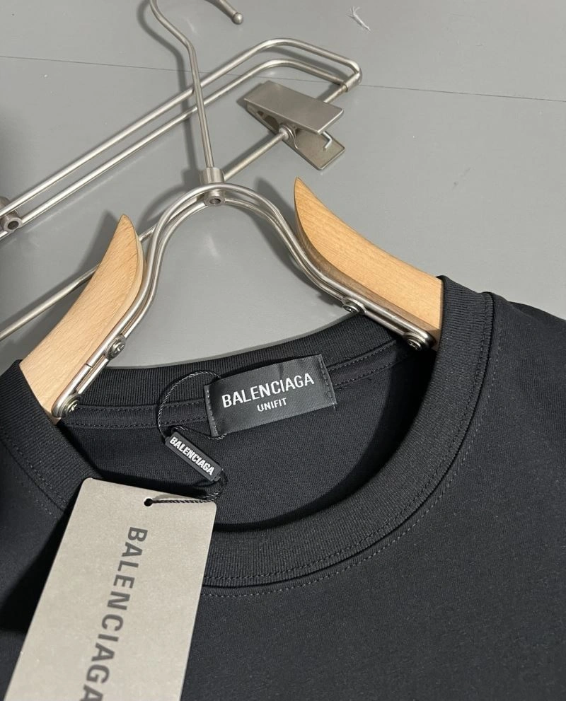 Vibrant Balenciaga T-Shirts 97827
