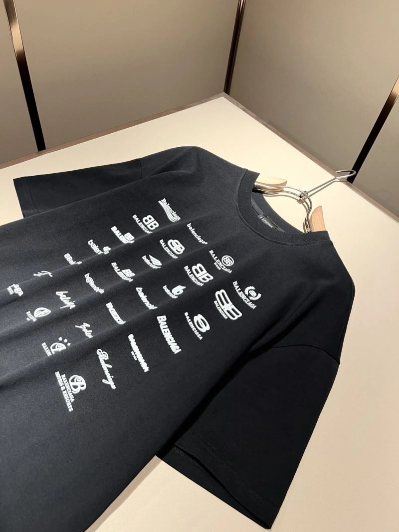 Versatile Balenciaga T-Shirts 97745