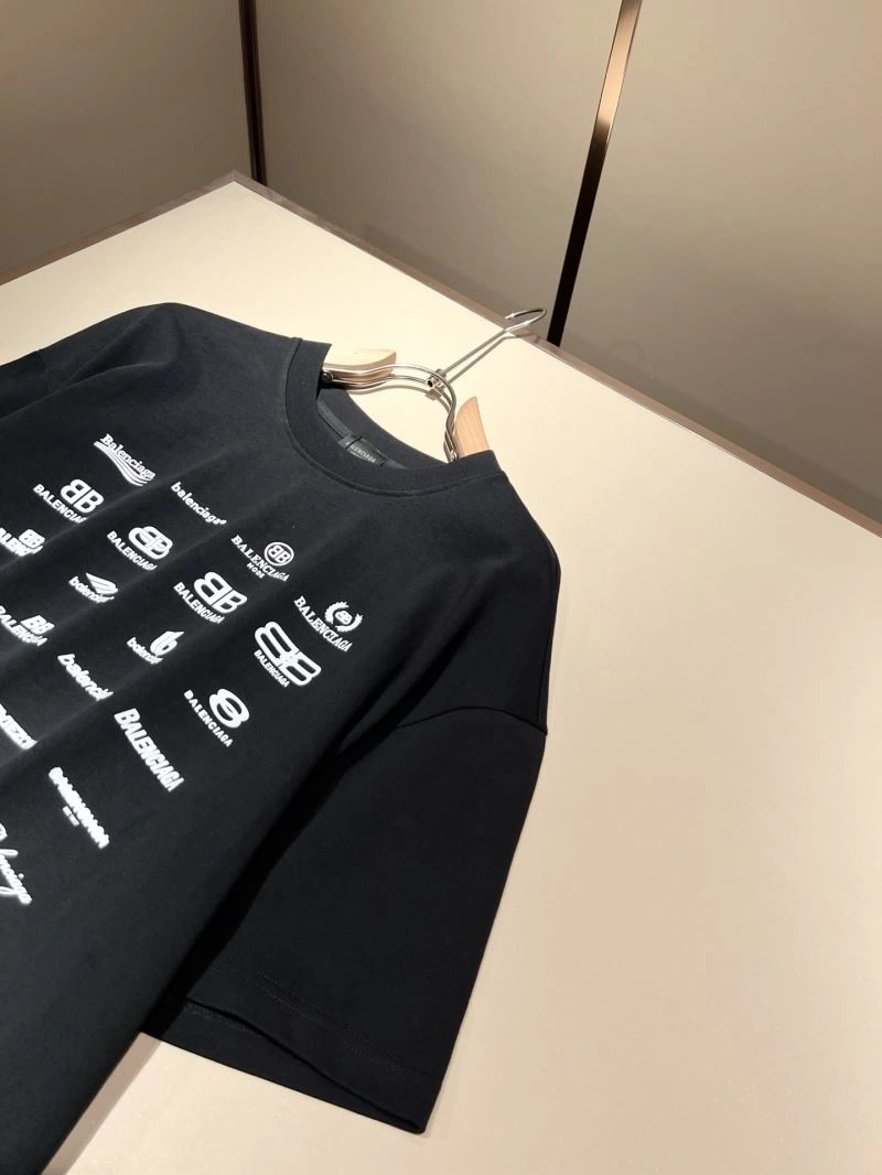 Versatile Balenciaga T-Shirts 97745