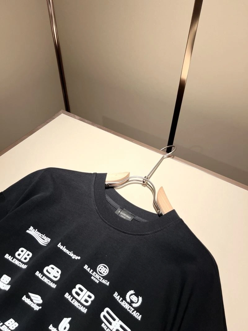 Versatile Balenciaga T-Shirts 97745