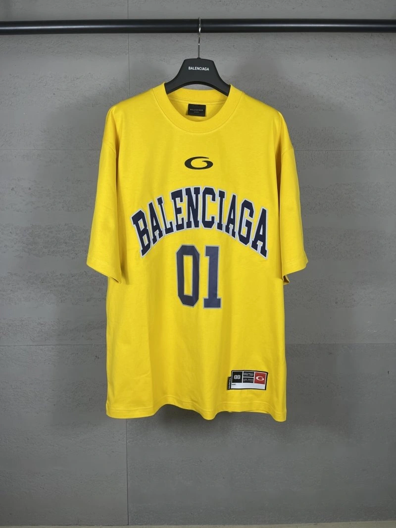 Balenciaga T-Shirts Versatile 96390