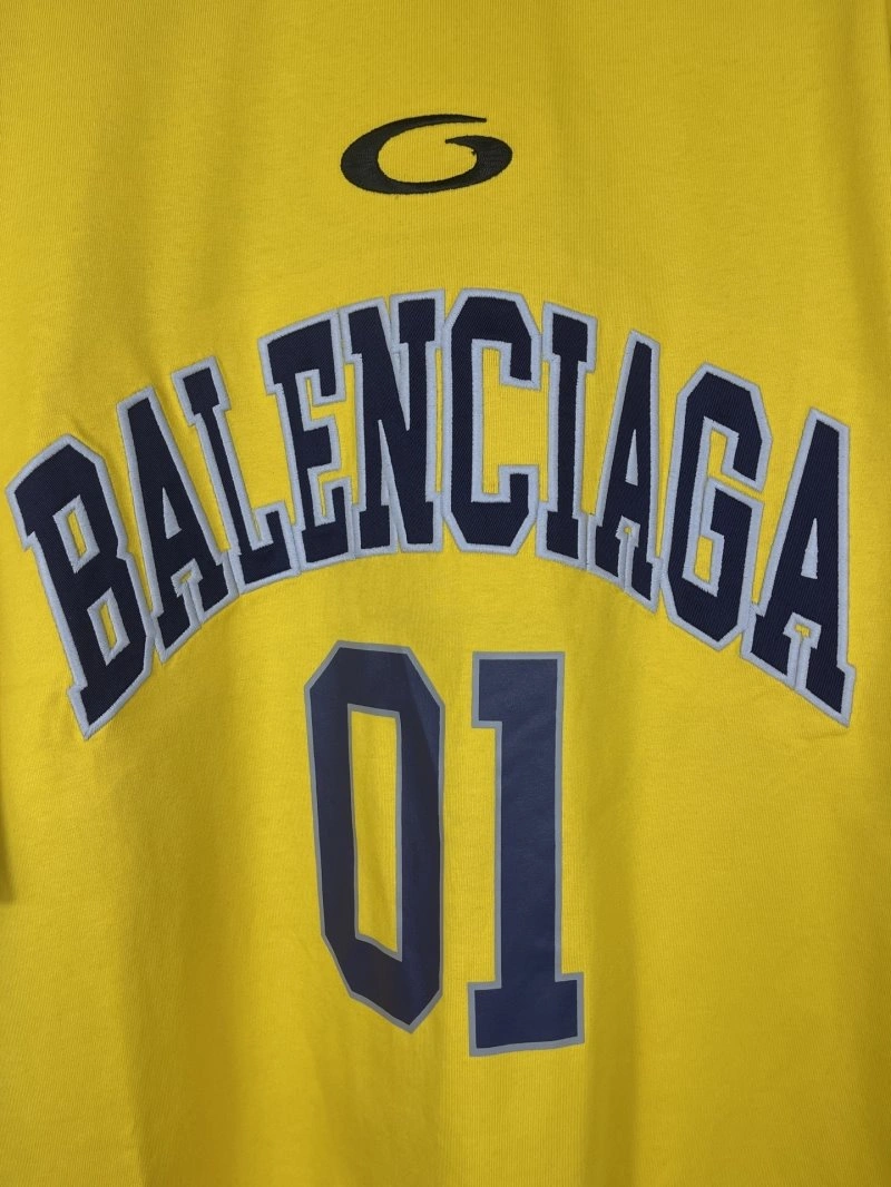 Balenciaga T-Shirts Versatile 96390