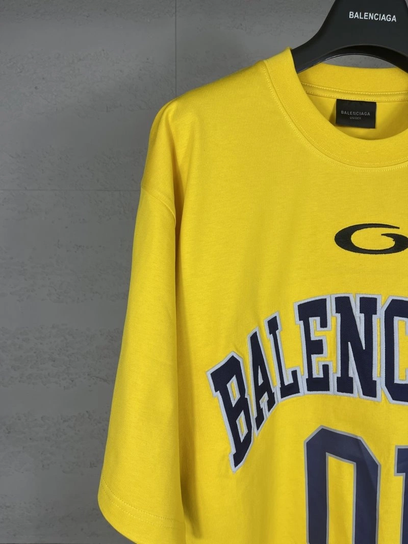 Balenciaga T-Shirts Versatile 96390