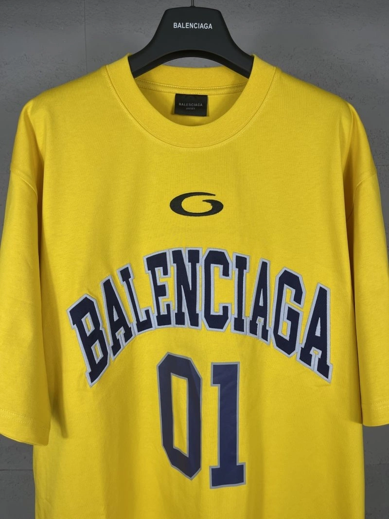 Balenciaga T-Shirts Versatile 96390