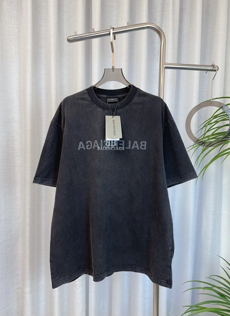 Balenciaga T-Shirts Sleek 96455