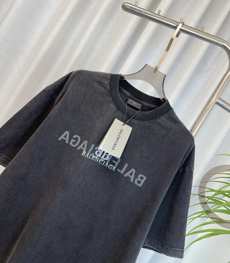 Balenciaga T-Shirts Sleek 96455