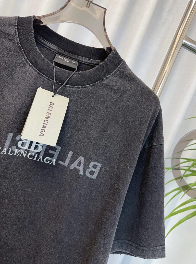 Balenciaga T-Shirts Sleek 96455