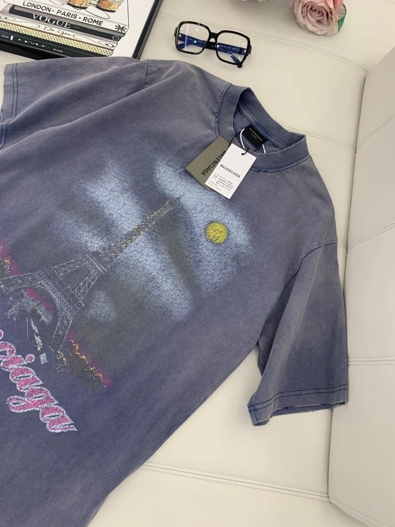 Unisex Balenciaga T-Shirts 96303