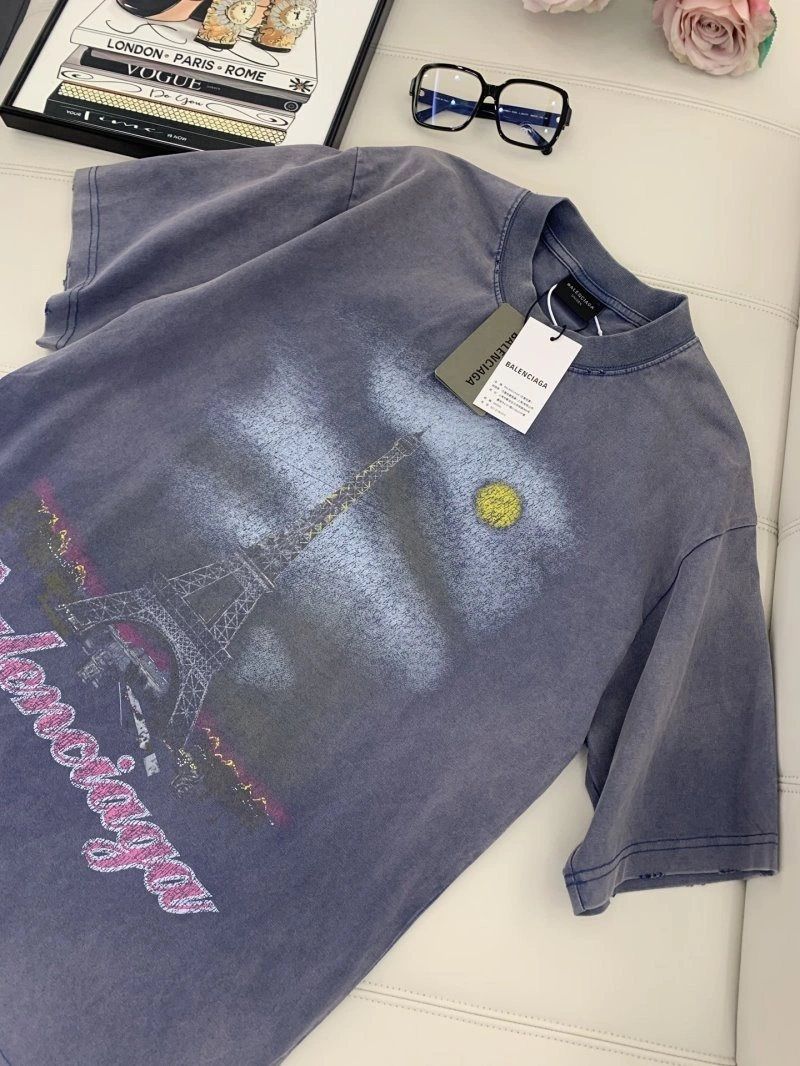 Unisex Balenciaga T-Shirts 96303