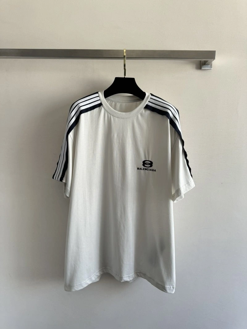 Balenciaga T-Shirts TimelessDesign 96301