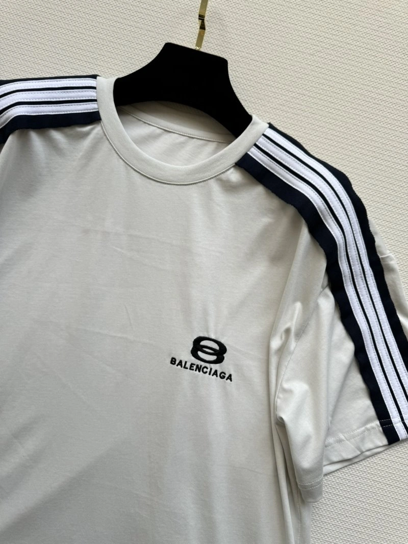 Balenciaga T-Shirts TimelessDesign 96301