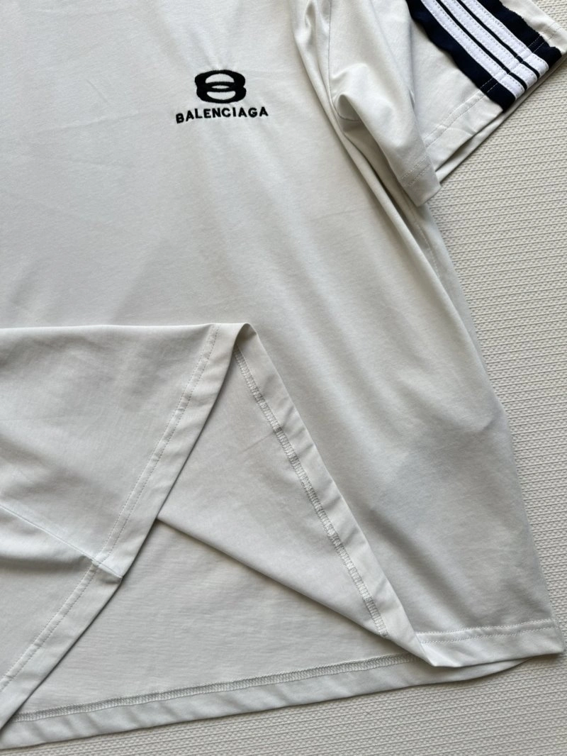 Balenciaga T-Shirts TimelessDesign 96301