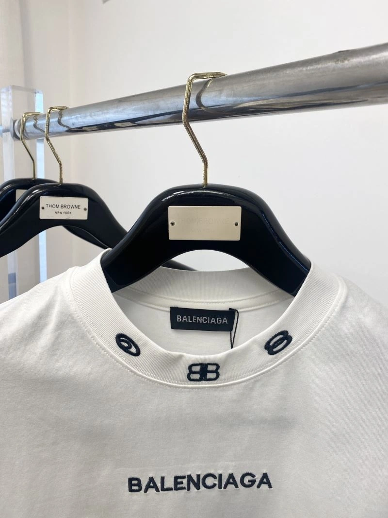 Elegant Balenciaga T-Shirts 97719