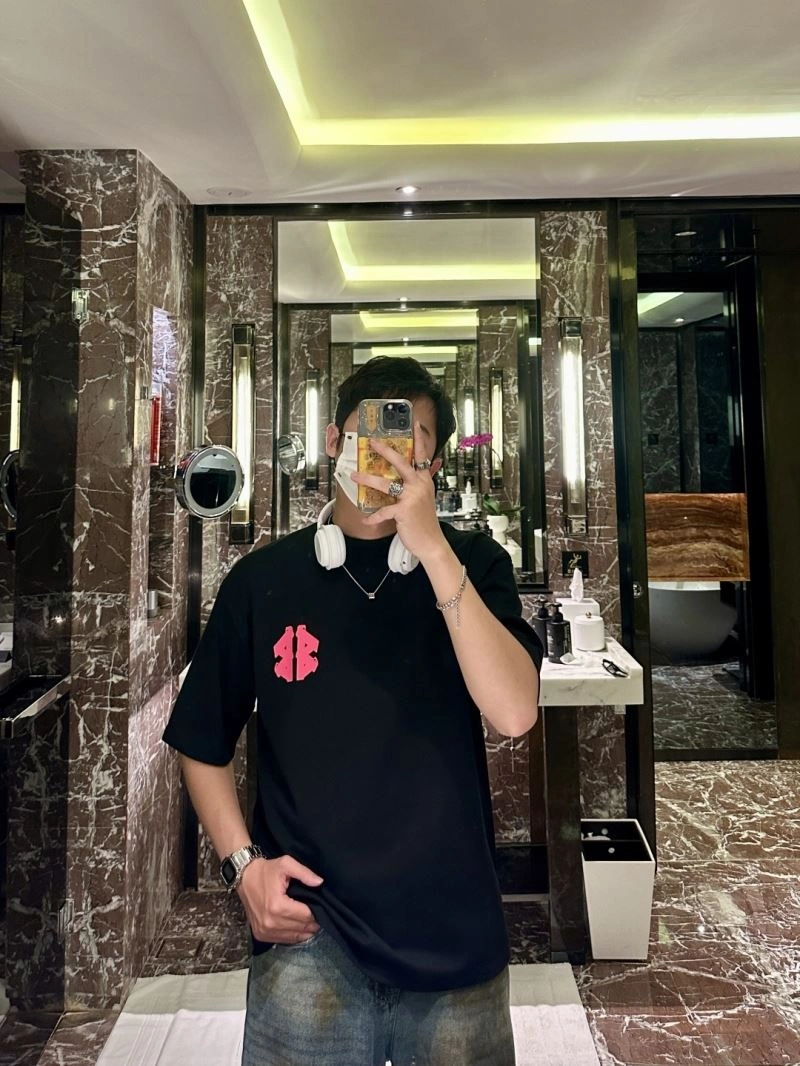 Lightweight Balenciaga T-Shirts 97495