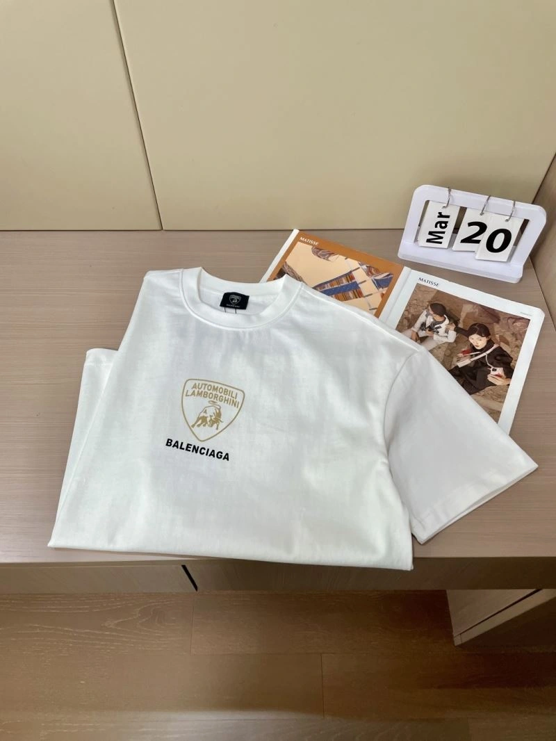 Effortless Balenciaga T-Shirts 97482
