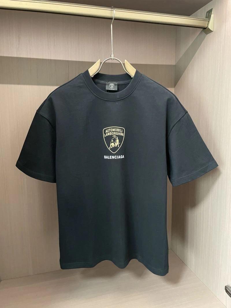 Effortless Balenciaga T-Shirts 97482