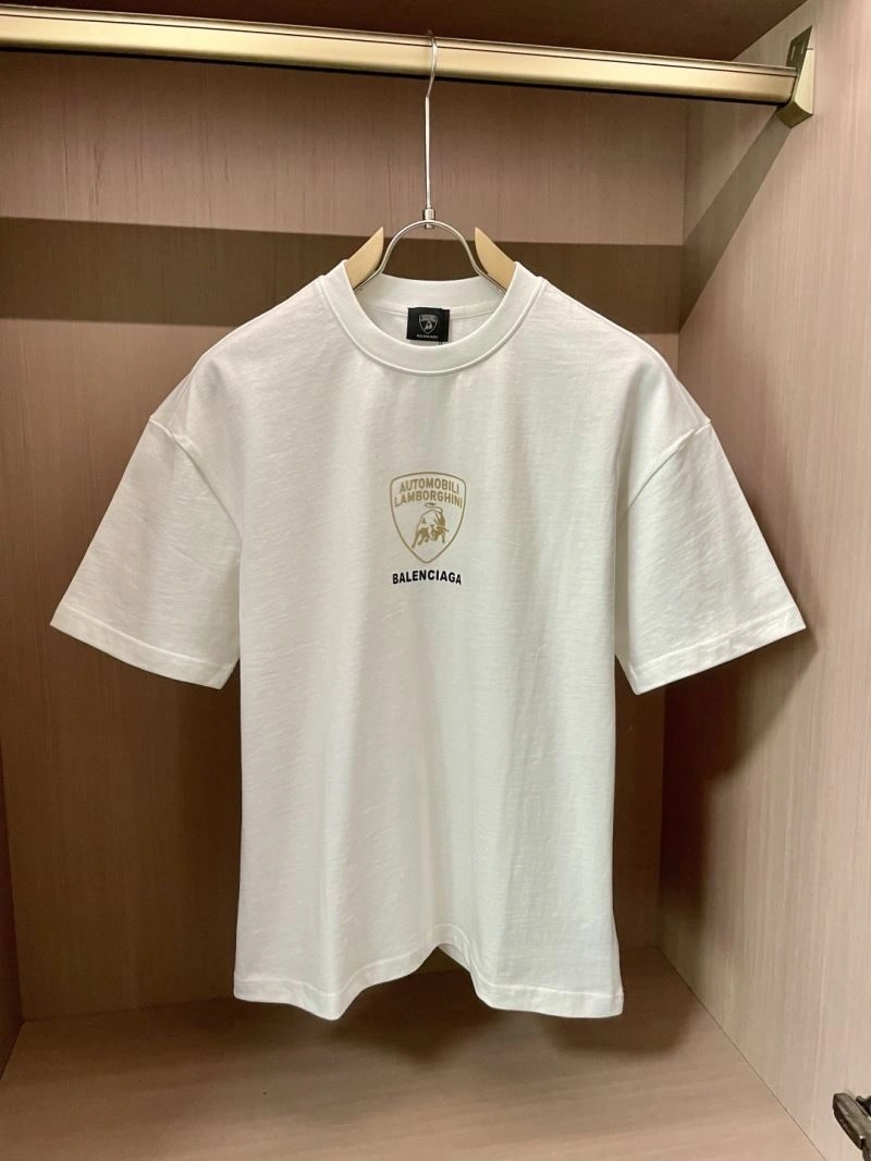 Effortless Balenciaga T-Shirts 97482