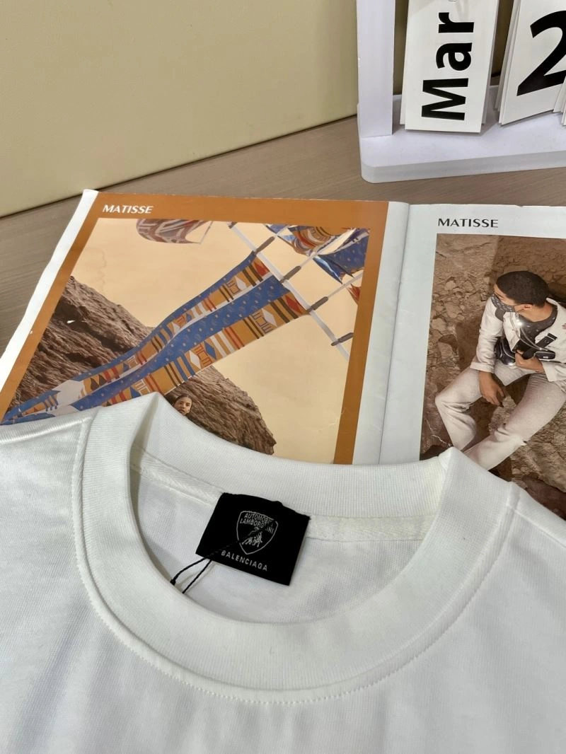 Effortless Balenciaga T-Shirts 97482