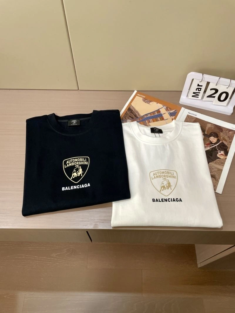 Effortless Balenciaga T-Shirts 97482