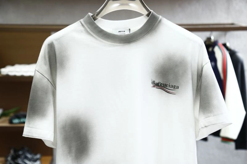 Breathable Balenciaga T-Shirts 97411