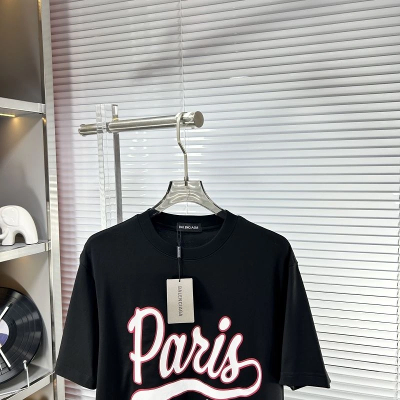 Unisex Balenciaga T-Shirts 97405
