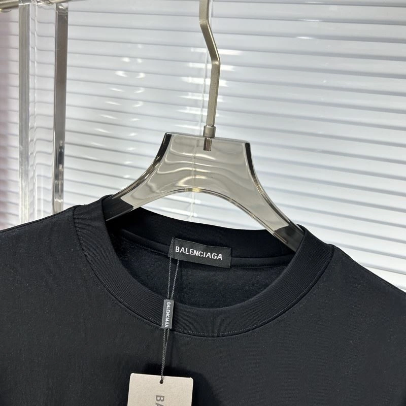 Unisex Balenciaga T-Shirts 97405