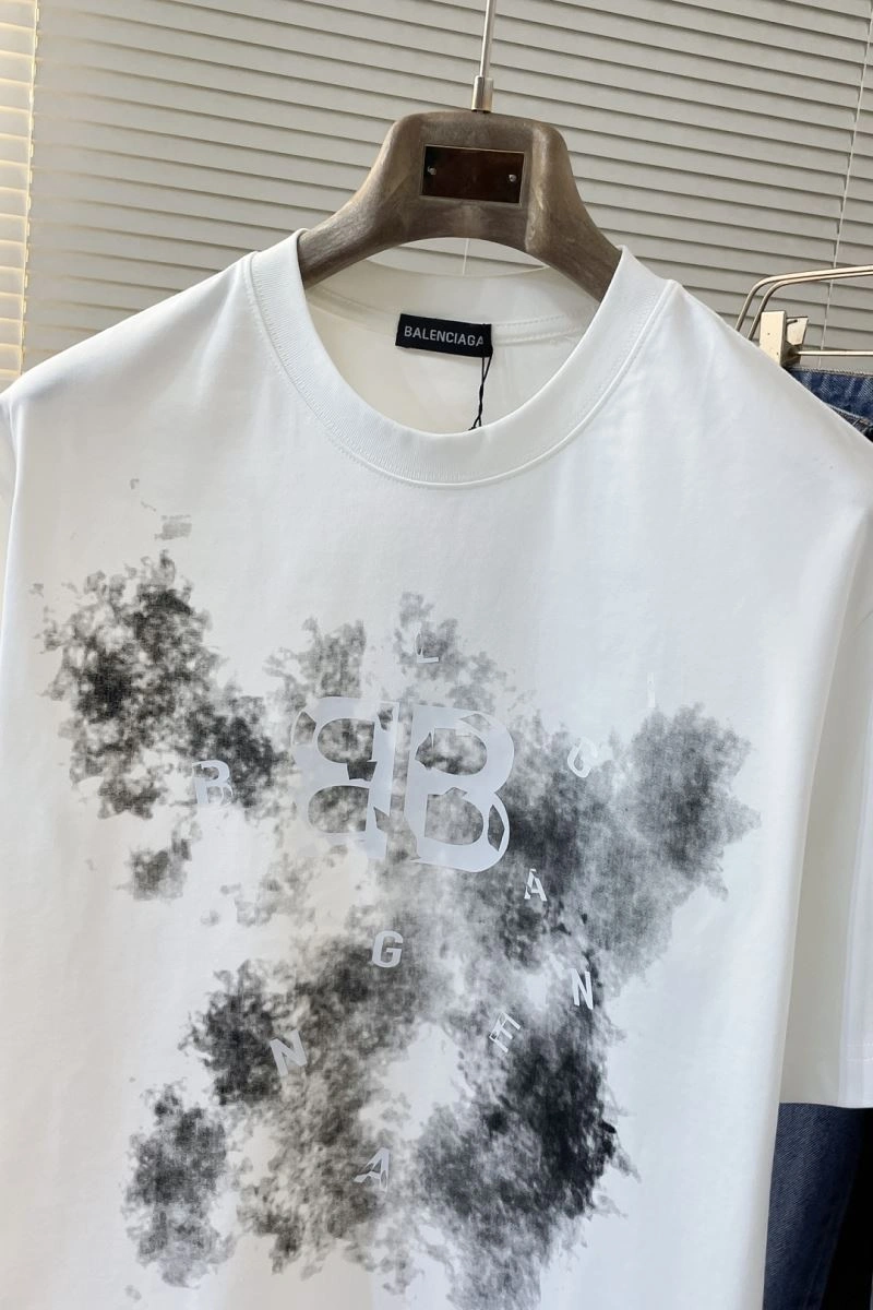 Contemporary Balenciaga T-Shirts 97268