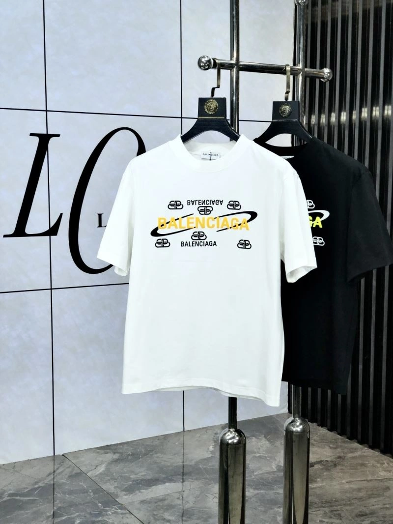 Flexible Balenciaga T-Shirts 97172