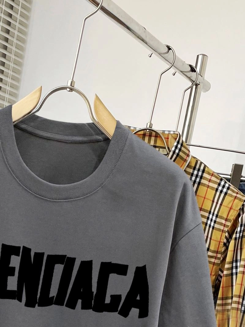 Balenciaga T-Shirts Vibrant 97154