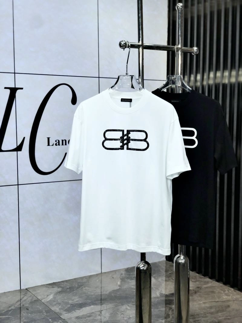 Seasonal Balenciaga T-Shirts 97198