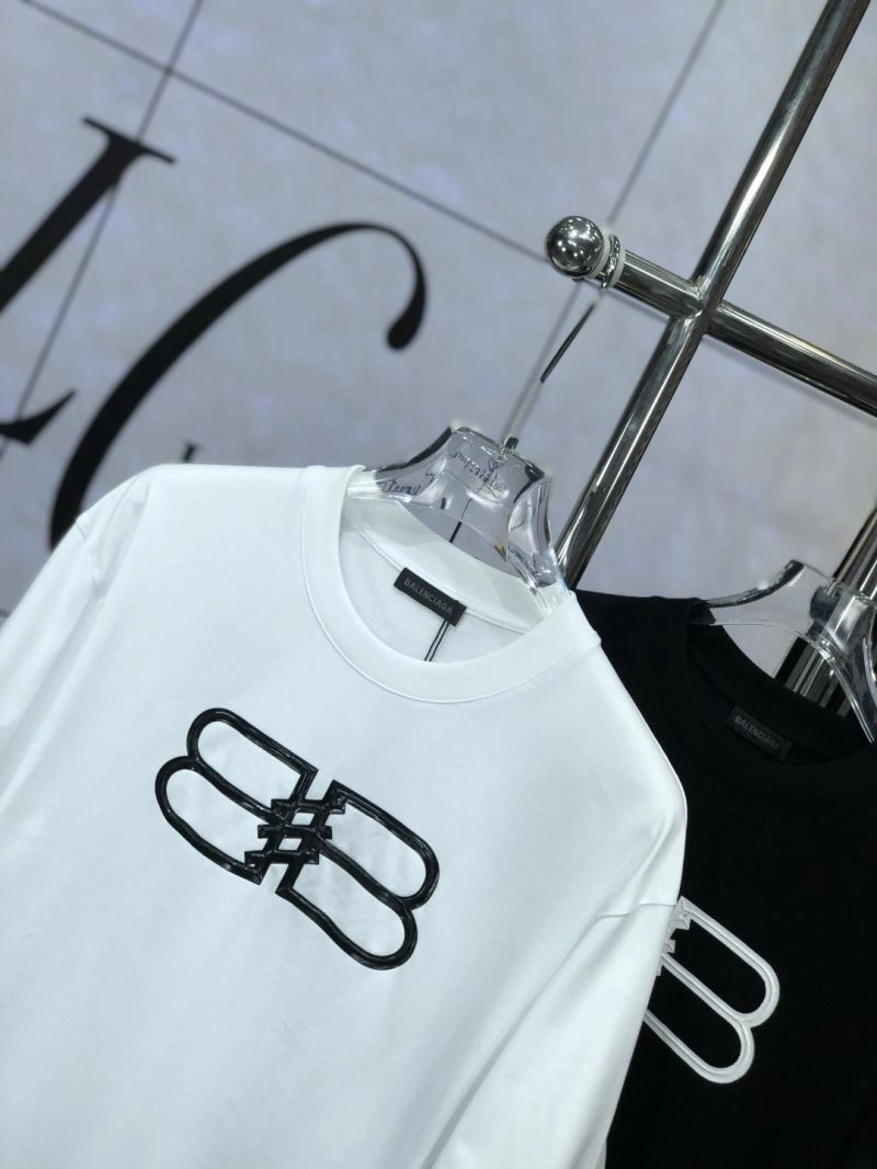 Seasonal Balenciaga T-Shirts 97198