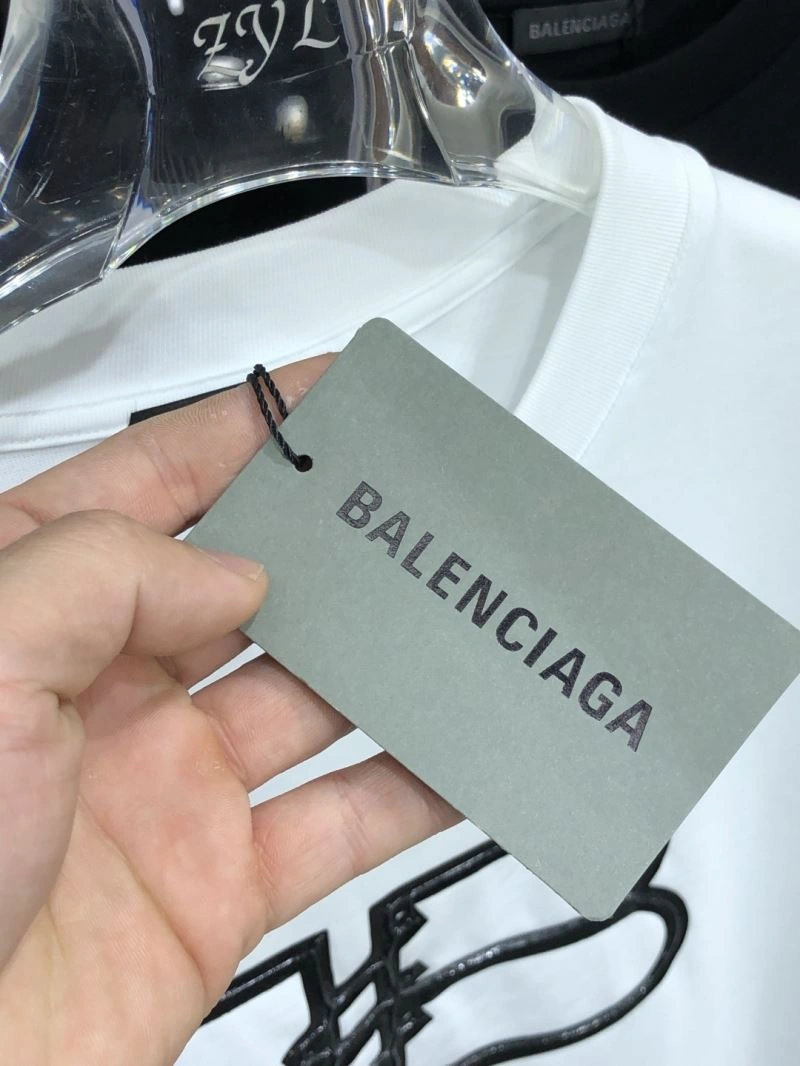 Seasonal Balenciaga T-Shirts 97198