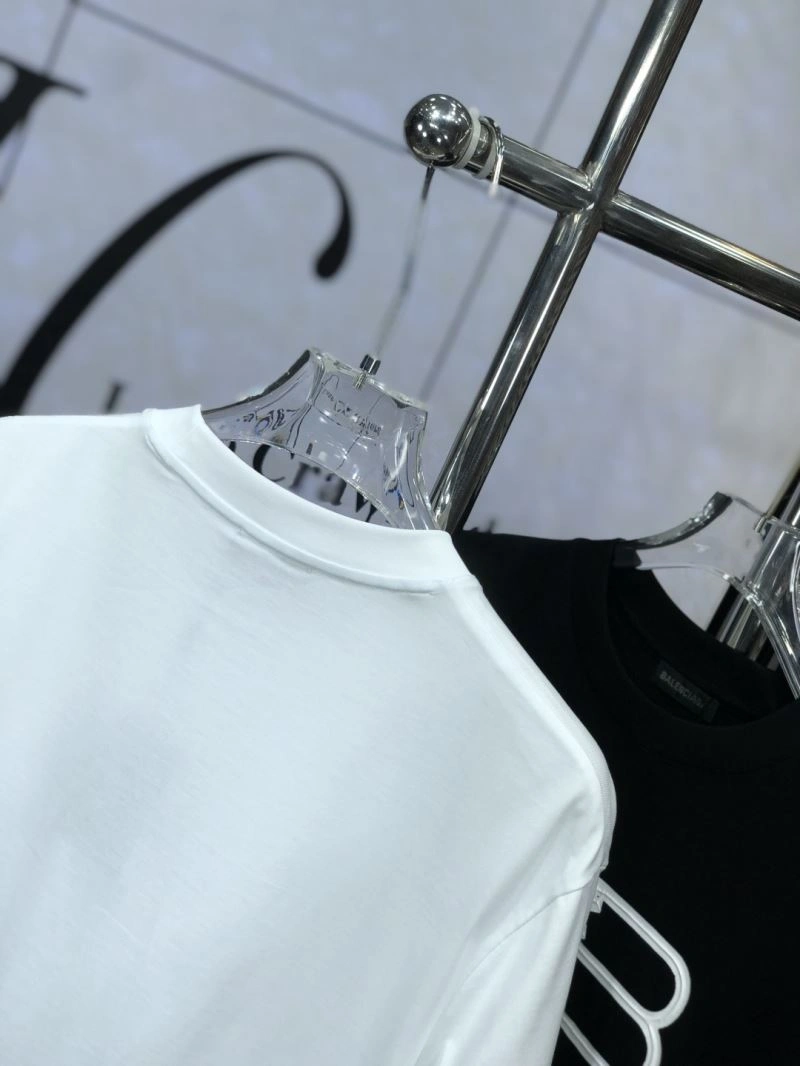 Seasonal Balenciaga T-Shirts 97198