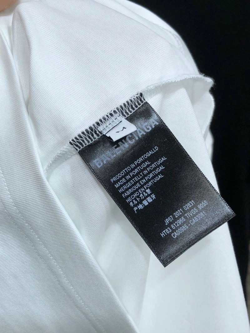 Versatile Balenciaga T-Shirts 97144