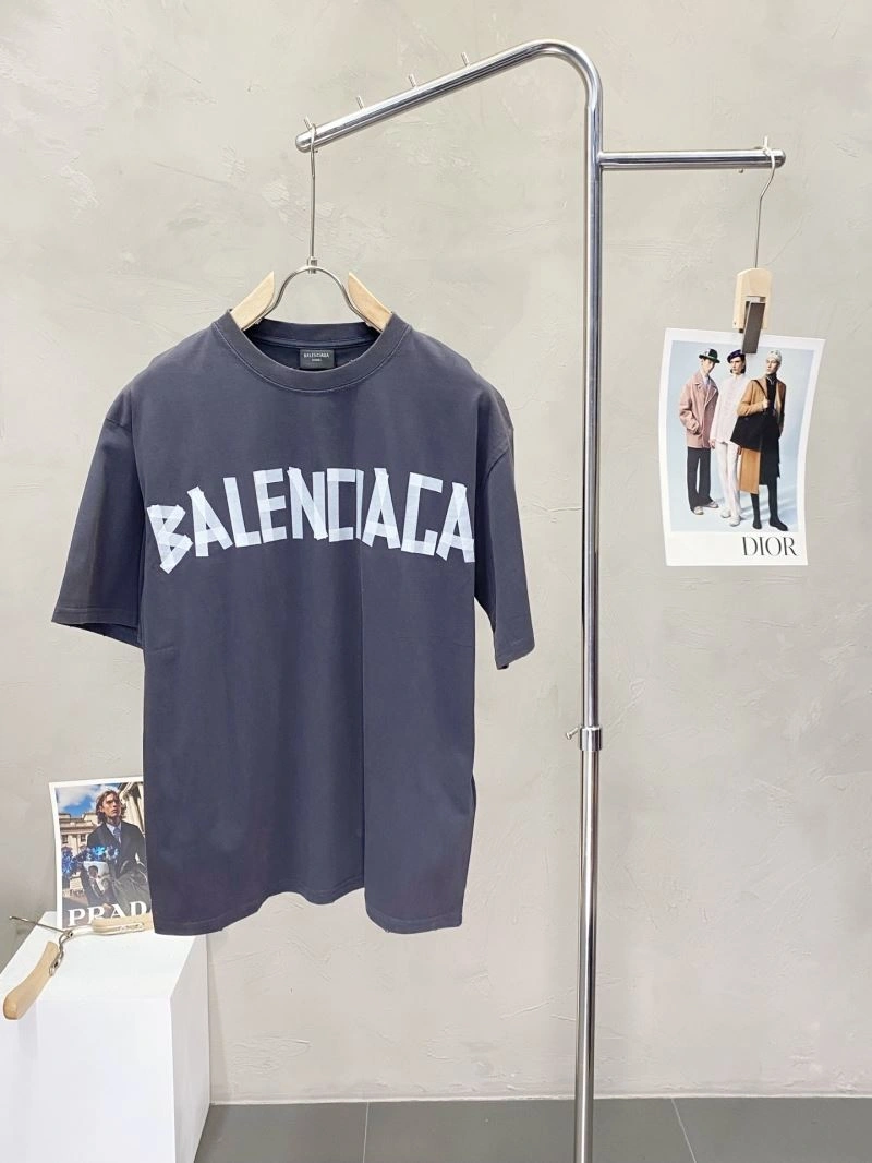 Contemporary Balenciaga T-Shirts 97126